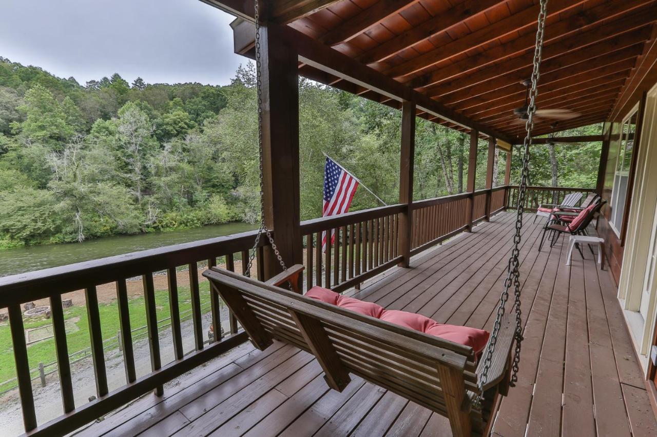 Heaven On The Toccoa Where You Will Enjoy The Sites And Sounds Of The Toccoa River Mineral Bluff Екстер'єр фото