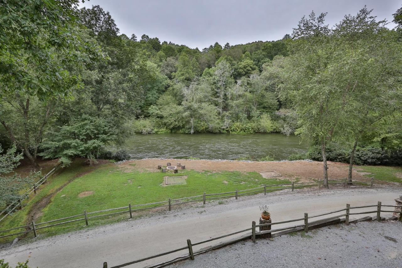 Heaven On The Toccoa Where You Will Enjoy The Sites And Sounds Of The Toccoa River Mineral Bluff Екстер'єр фото